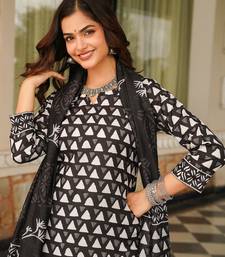 Women black rayon blend geometric printed straight kurta trousers with dupatta