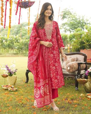 Women red viscose rayon floral embroidered straight kurta trousers with dupatta 5