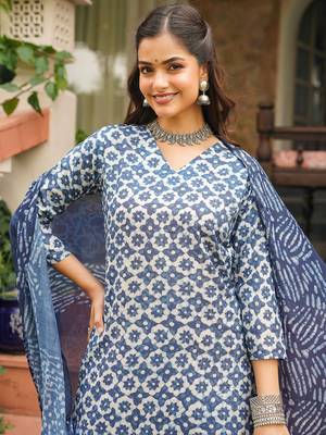 Women blue rayon blend floral printed straight kurta trousers with dupatta 3