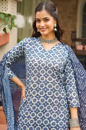 Women blue rayon blend floral printed straight kurta trousers with dupatta