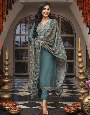 Women teal rayon blend ajrakh printed straight kurta trousers with dupatta 5
