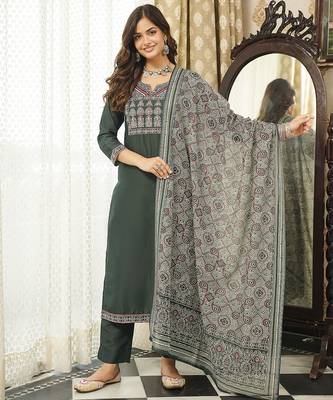 Women green rayon blend ajrakh printed straight kurta trousers with dupatta 1
