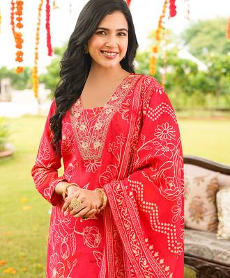 Women red viscose rayon floral embroidered straight kurta trousers with dupatta 1