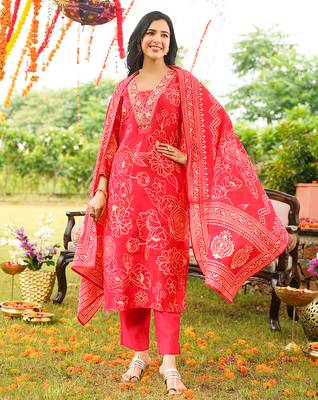 Women red viscose rayon floral embroidered straight kurta trousers with dupatta 5
