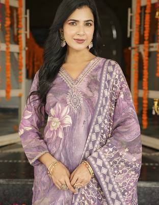 Women lavender viscose rayon floral embroidered straight kurta trousers with dupatta 1