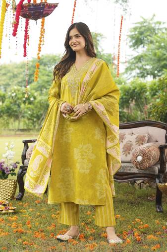 Women yellow poly chanderi floral embroidered straight kurta trousers with dupatta
