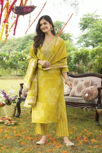 Women yellow poly chanderi floral embroidered straight kurta trousers with dupatta