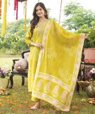 Women yellow poly chanderi floral embroidered straight kurta trousers with dupatta 2