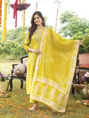 Women yellow poly chanderi floral embroidered straight kurta trousers with dupatta 3