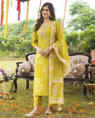 Women yellow poly chanderi floral embroidered straight kurta trousers with dupatta 3