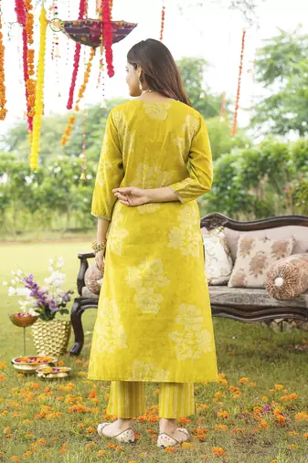 Women yellow poly chanderi floral embroidered straight kurta trousers with dupatta