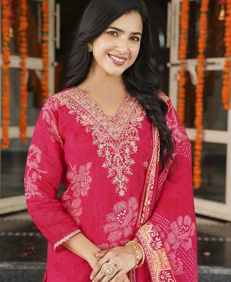 Women red poly chanderi floral embroidered straight kurta trousers with dupatta 1