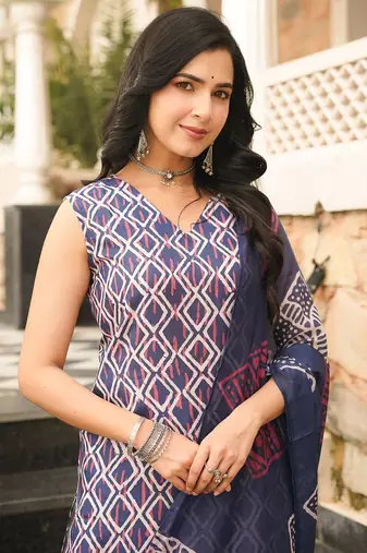 Women blue rayon geometric printed straight kurta trousers with dupatta