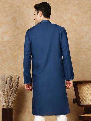 Blue cotton embroidered kurta for men 4