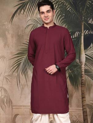 Maroon silk blend thread work kurta for men 3
