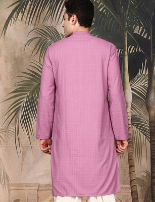 Pink silk blend embroidred kurta for men 4