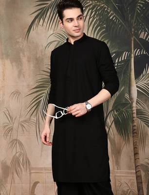Black silk blend embroidred kurta for men 3