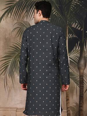 Grey silk blend embroidred kurta for men 4