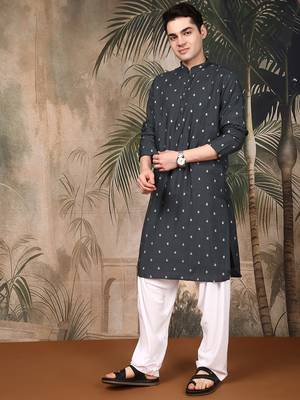 Grey silk blend embroidred kurta for men 5