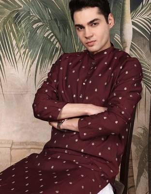 Maroon silk blend floral kurta for men 1