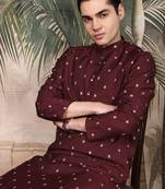 Maroon silk blend floral kurta for men