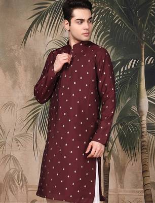 Maroon silk blend floral kurta for men 2