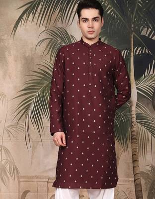 Maroon silk blend floral kurta for men 3
