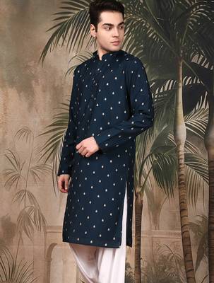 Blue silk blend floral kurta for men 2