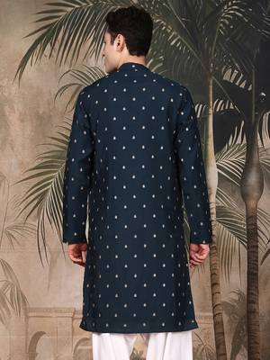Blue silk blend floral kurta for men 4