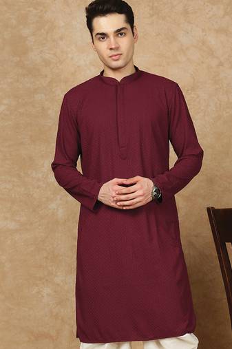 Maroon cotton blend solid kurta for men