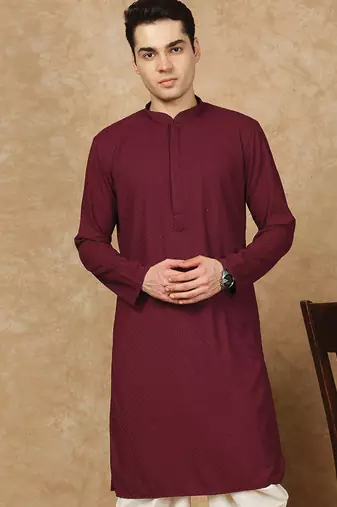 Maroon cotton blend solid kurta for men