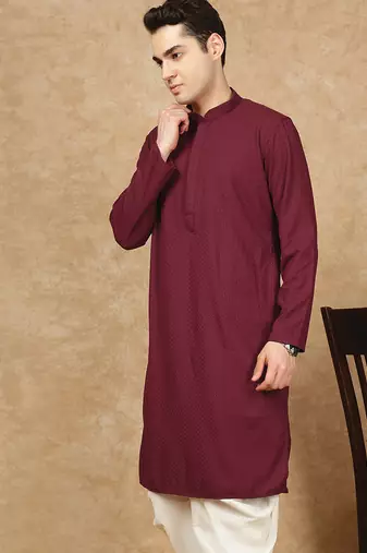 Maroon cotton blend solid kurta for men