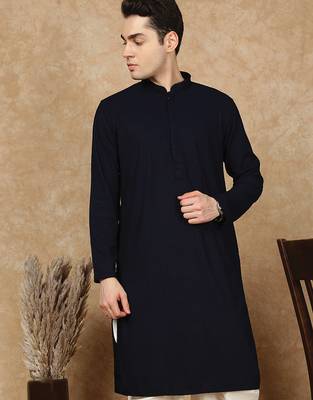 Blue cotton blend solid kurta for men 2