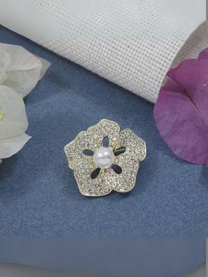 Gold plated stylish traditional brooch/lapel pin for women  1