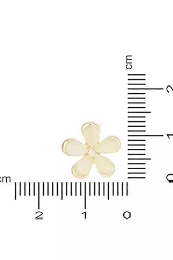 Gold plated stylish traditional brooch/lapel pin for women 