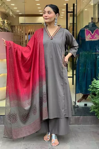 Aaysa women pure cotton embroidered grey kurta with pant and dupatta