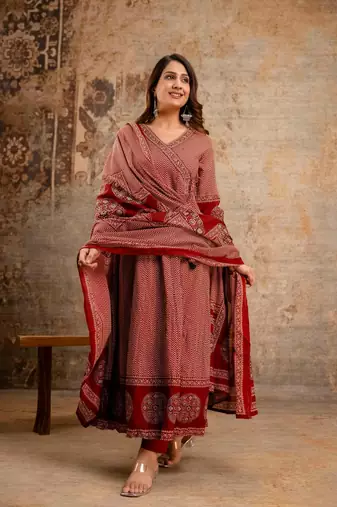 Aaysa women pure cotton embroidered maroon kurta with pant and dupatta