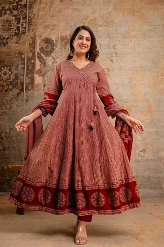 Maroon Women  Cotton Embroidered Kurta With Pant And Dupatta