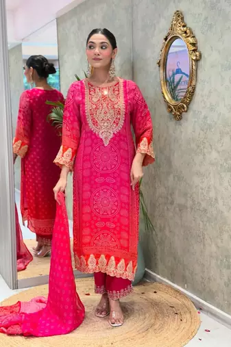 Pink Women silk blend  Embroidered Kurta With Pant And Dupatta