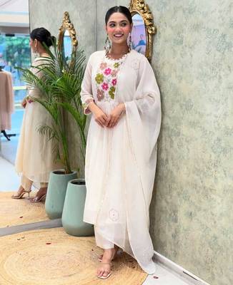 White Women Pure Cotton Embroidered Kurta With Pant And Dupatta 2