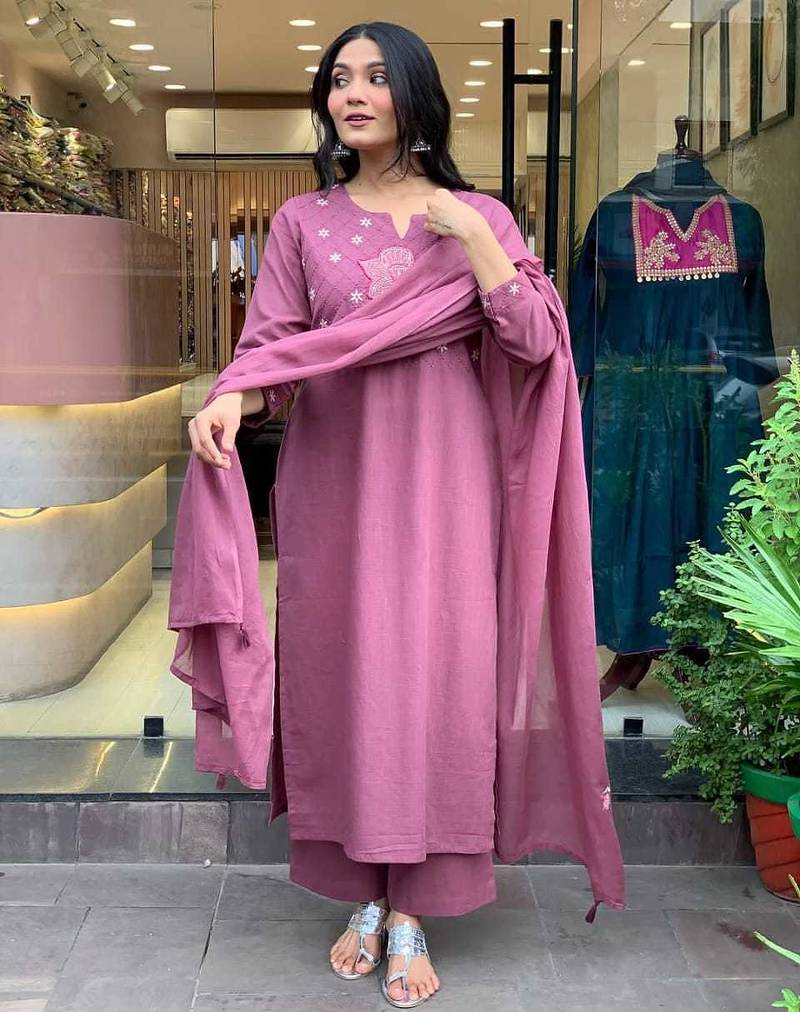 Aaysa women pure cotton embroidered lilac kurta with pant and dupatta