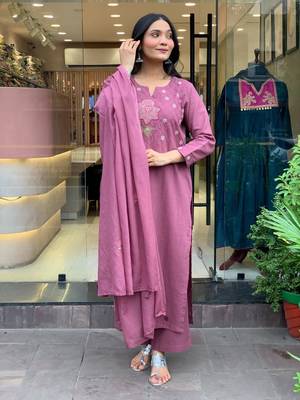 Lilac Women  Cotton Embroidered Kurta With Pant And Dupatta 2