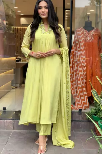 Aaysa women pure cotton embroidered green kurta with pant and dupatta