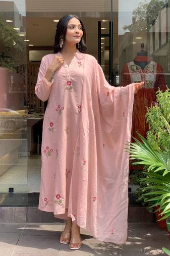 Aaysa women pure cotton embroidered pink kurta with pant and dupatta