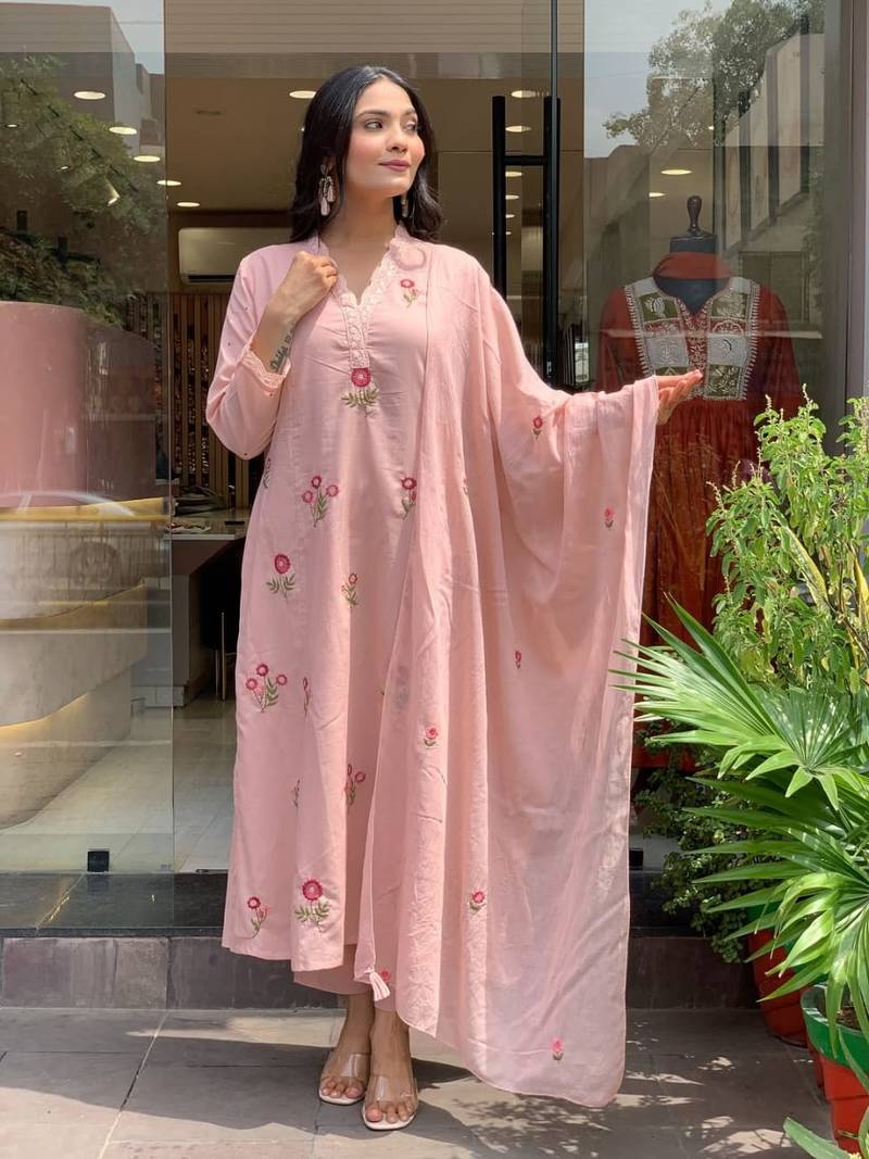 Aaysa women pure cotton embroidered pink kurta with pant and dupatta