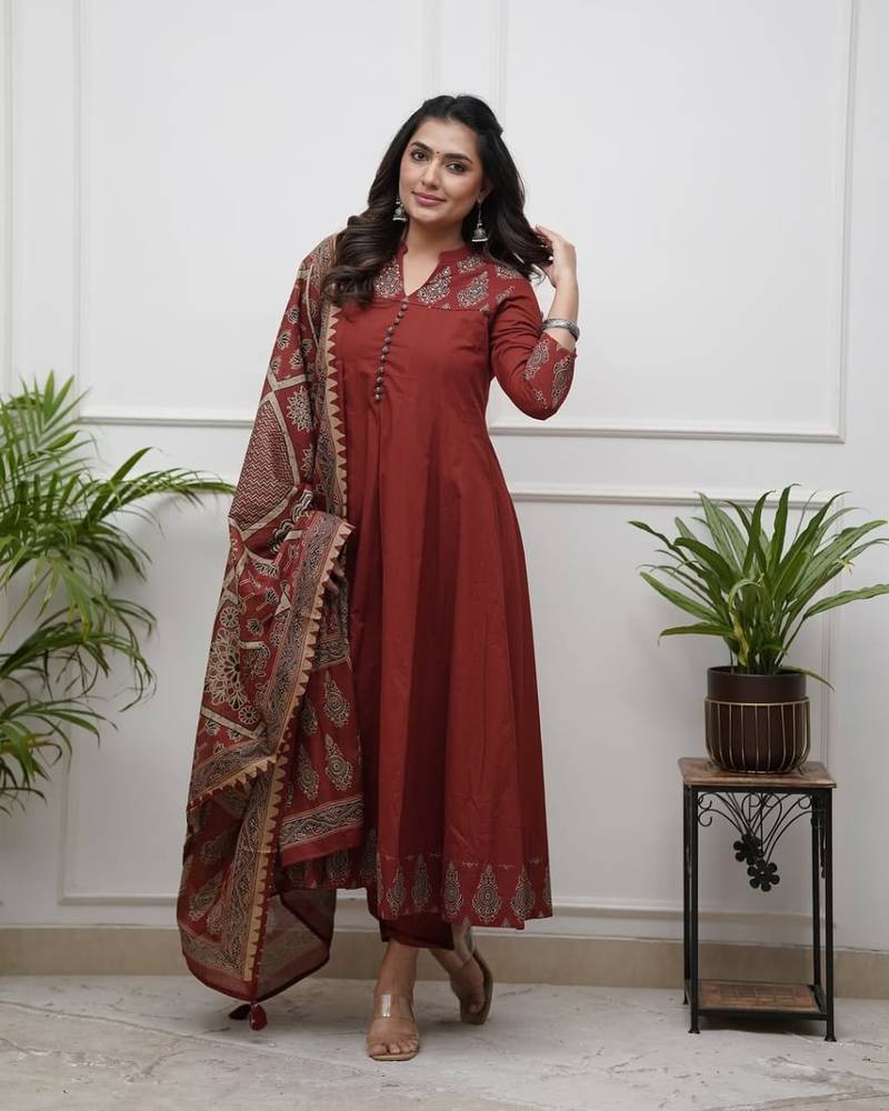 Aaysa women pure cotton embroidered red kurta with pant and dupatta