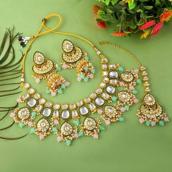 Dual pink & pista green color kundan necklace set for festive look 2