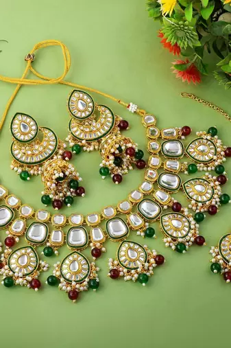 Maroon & green color kundan necklace set for bridal and party use