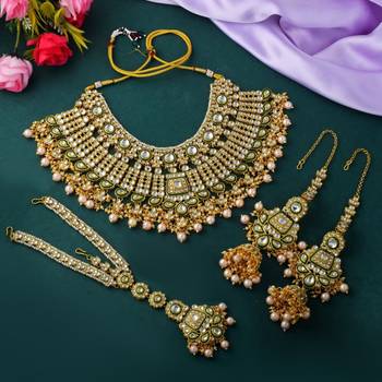 Heavy gold color kundan necklace set for wedding and parties 1