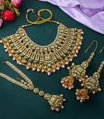 Heavy gold color kundan necklace set for wedding and parties